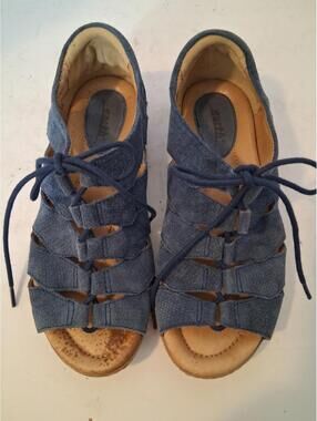 Earth Women's Plover Sapphire Gladiator Sandals Size 8B